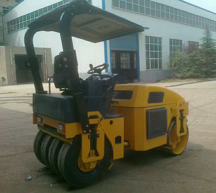 LTC203壓路機(jī) 3噸雙驅(qū)雙振全液壓振動(dòng)壓路機(jī)