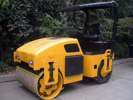 3噸前鋼輪后輪胎無級變速自動擋壓路機