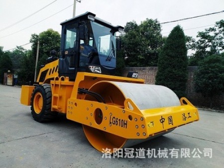 2019新款洛陽(yáng)8噸10噸全液壓無(wú)級(jí)變速振動(dòng)壓路機(jī)