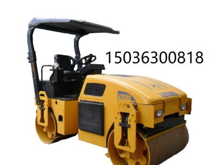 3噸雙驅雙振動壓路機